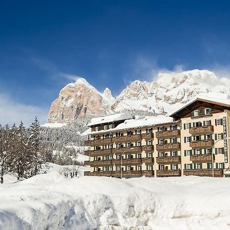 Hotel Villa Argentina Cortina d'Ampezzo Bagian luar foto